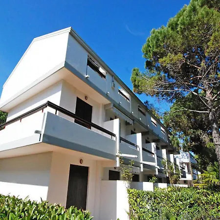 Relaxing Villa With Shared Pool Вилла *