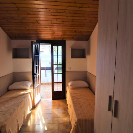 Relaxing Villa With Shared Pool Βίλα