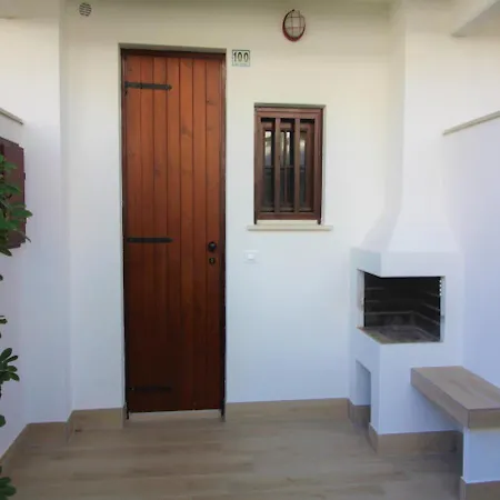 וילה Relaxing Villa With Shared Pool