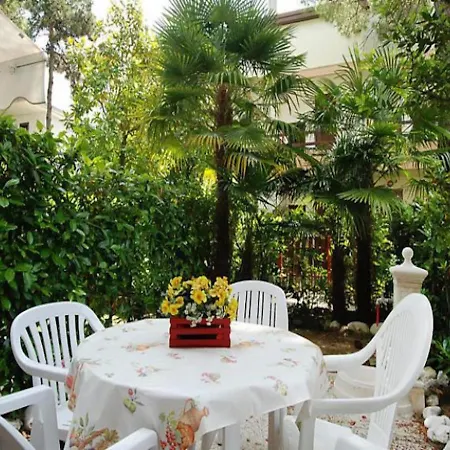 Relaxing Villa With Shared Pool Λινιάνο Σαμπιαντόρο