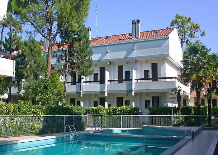 Willa Relaxing Villa With Shared Pool Lignano Sabbiadoro