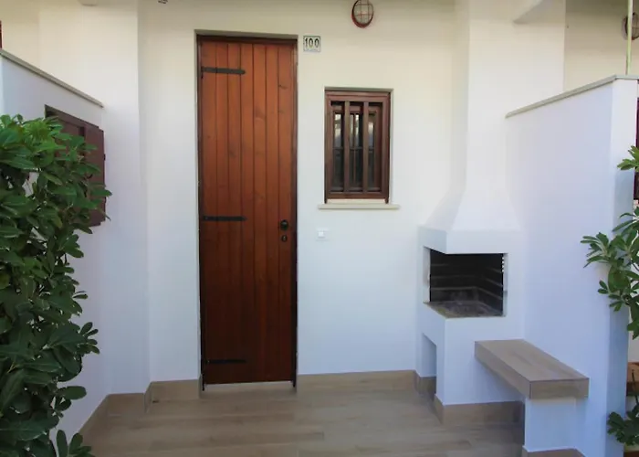 Βίλα Relaxing Villa With Shared Pool