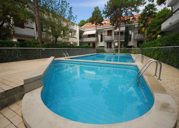 Willa Relaxing Villa With Shared Pool Lignano Sabbiadoro