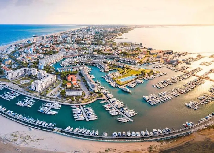 Relaxing Villa With Shared Pool